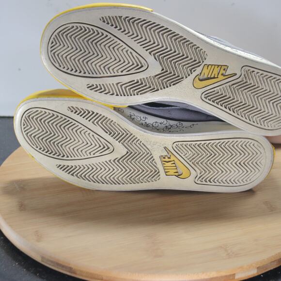 Youth Nike Livestrong Sz 6.5 008735 Black Gray Yellow Casual Canvas Sneakers - Picture 6 of 8